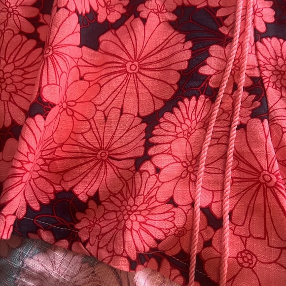 New! Isabel Maternity Pink Floral Shorts - Picture 2 of 3